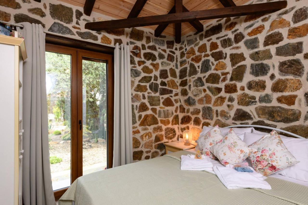 Вілла Eleni'S Stone House Скала-Потамьяс Екстер'єр фото